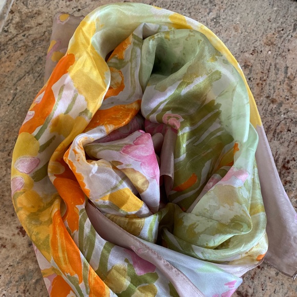 Accessories - Petrusse silk scarf/wrap